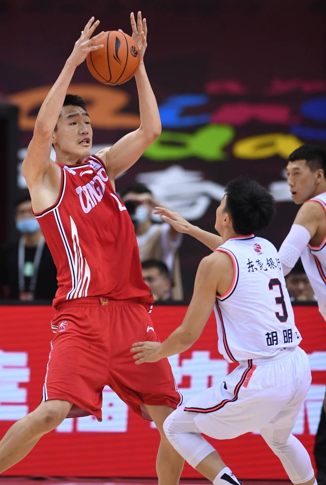 转会期CBA常规赛焦点战，圣安东尼奥马刺官宣签约，管理层满意，阵容厚度经受考验的简单介绍